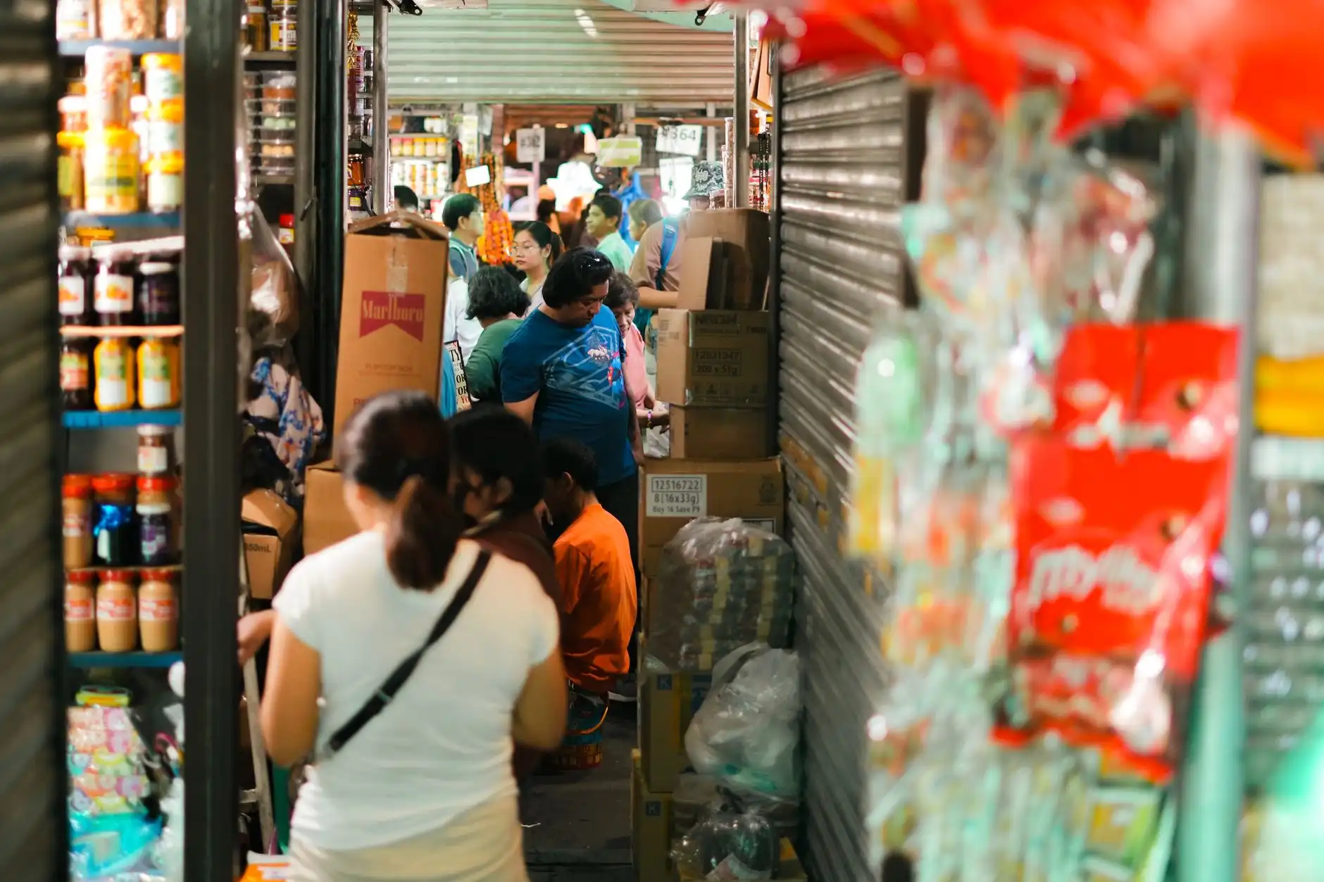 北京旸泰商贸日用商品批发选品指南：食品饮料与洗化用品采购要点