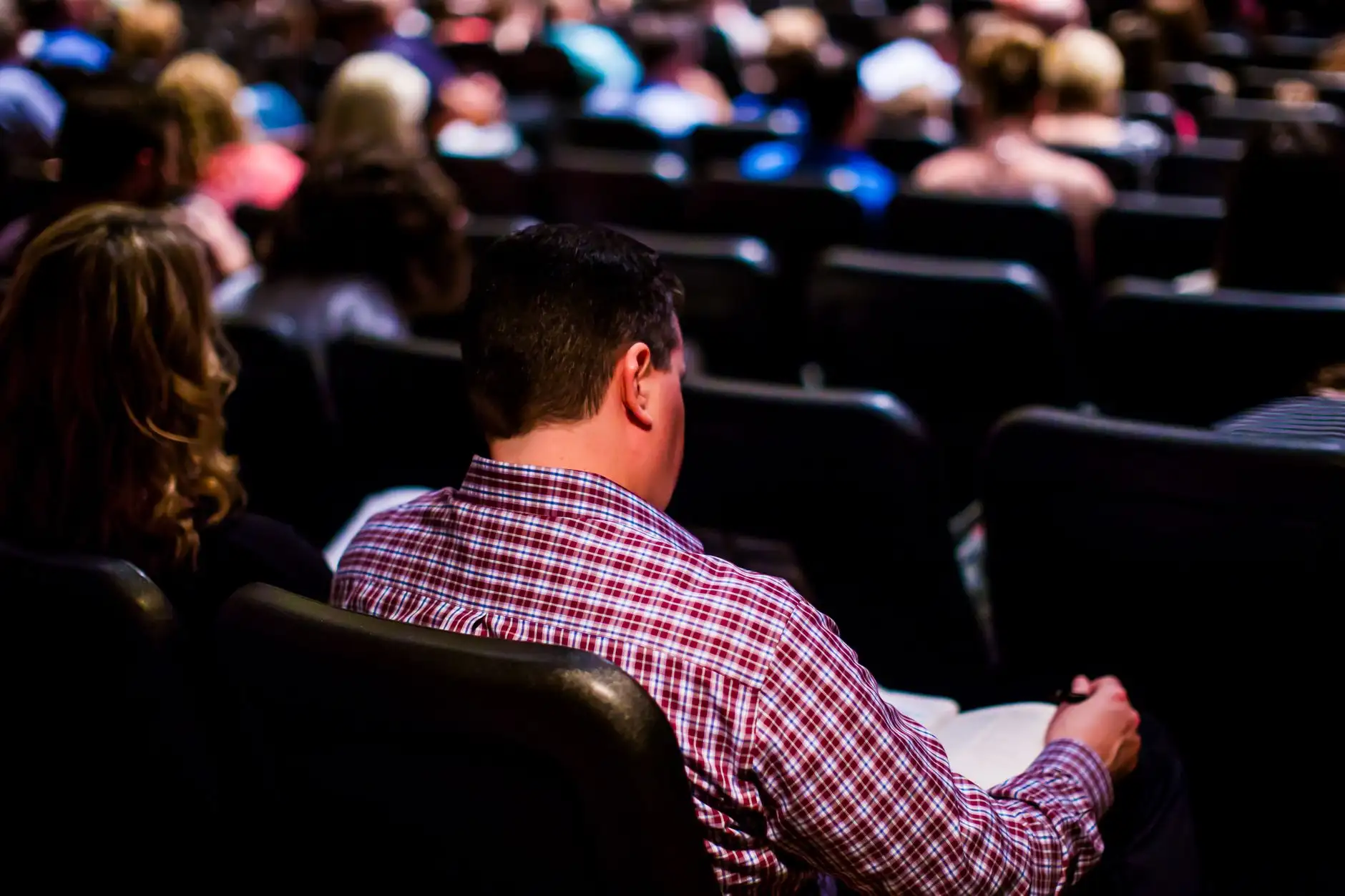 纸制品与洗化用品批发库存管理要点：商贸企业如何优化日用商品周转效率