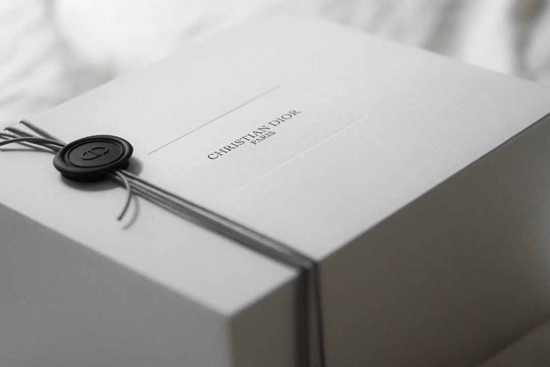 洗化用品与纸制品采购对比：批发商在日用品供应链中的选品逻辑